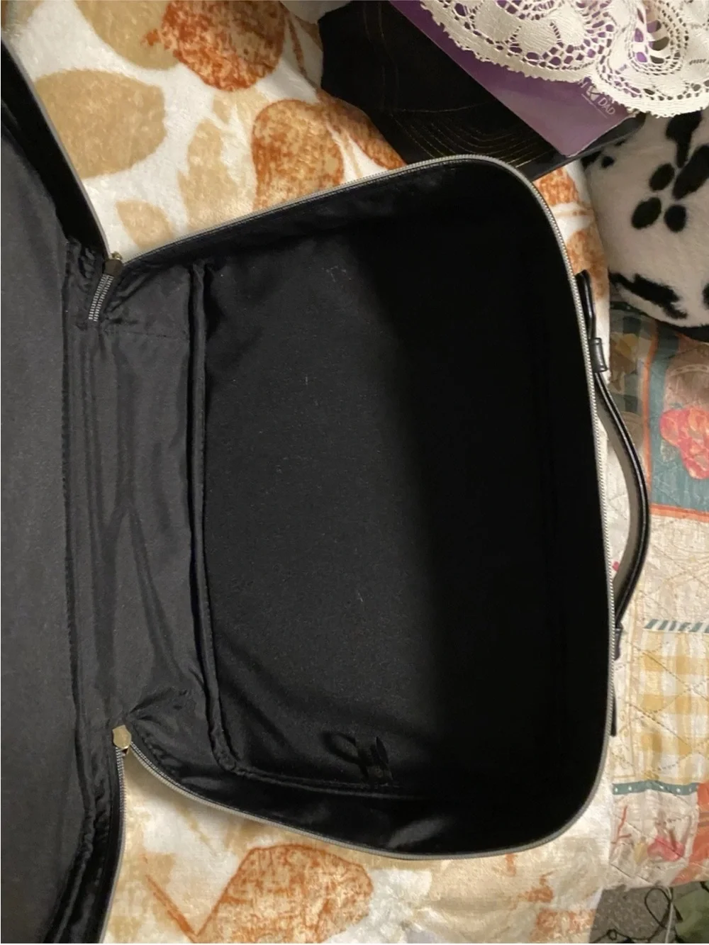 Clinique Black Travel Case with Cream Trim and Gold Accent